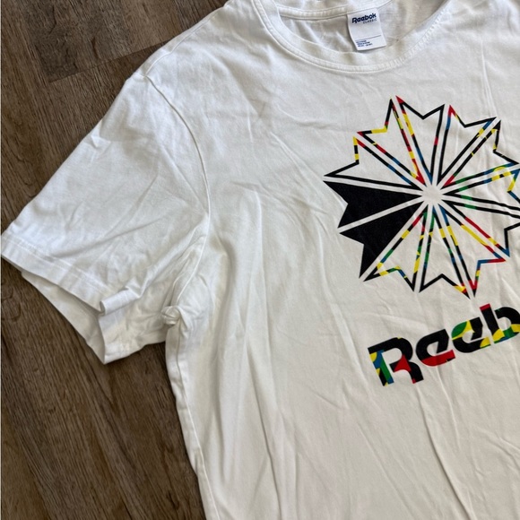 Reebok Classic • Starcrest Tee - Picture 4 of 9